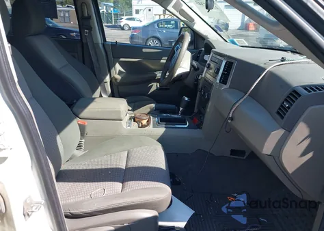 2010 Jeep Grand Cherokee Laredo z USA, uszkodzony, nr VIN 1J4PR4GK3AC144896